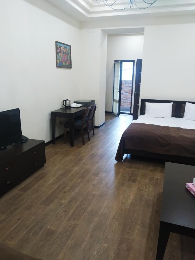 Boutique Living Hotel Erivan Exterior foto
